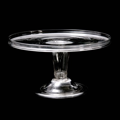 Lot 4 - A GEORGE III LARGE GLASS TAZZA with everted...