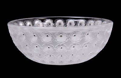 Lot 29 - A 20TH CENTURY R. LALIQUE FRENCH 'NEMOURS'...