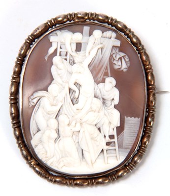 Lot 158 - AN 18TH/19TH CENTURY LARGE CARVED CAMEO BROOCH...