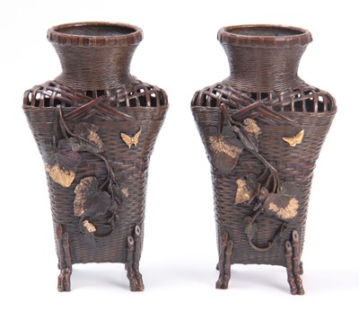 Lot 122 - A PAIR OF MEIJI PERIOD JAPANESE BRONZE AND...