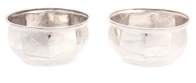 Lot 204 - A GOOD PAIR OF QUEEN ANNE CIRCULAR SILVER SALT...