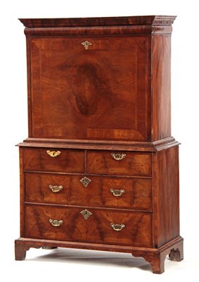 Lot 1046 - A SMALL WILLIAM AND MARY BURR WALNUT...