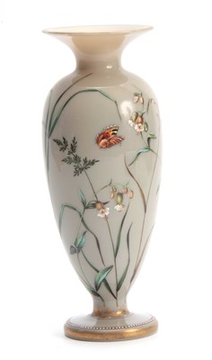 Lot 13 - AN EARLY 20TH CENTURY FRENCH OPAQUE GLASS VASE...