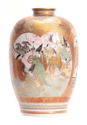 Lot 156 - A JAPANESE KUTANI WARE SHOULDERED OVOID...