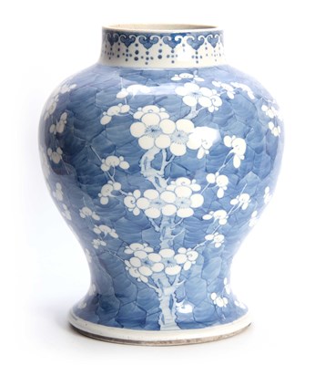 Lot 169 - A 19TH CENTURY CHINESE BULBOUS VASE DECORATED...