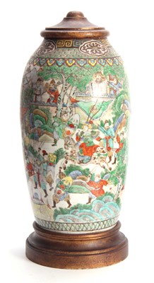 Lot 170 - AN 18TH/19TH CENTURY CHINESE FAMILLE VERTE...