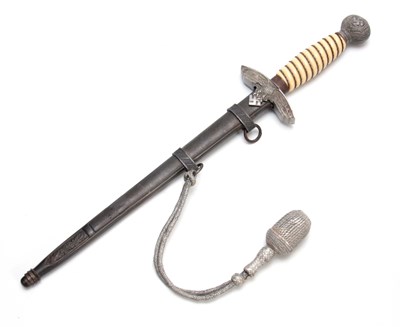 Lot 262 - A WW2 GERMAN NAZI LUFTWAFFE DAGGER having a...