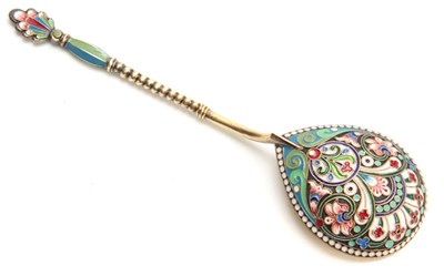 Lot 451 - A RUSSIAN CLOISONNE ENAMEL AND SILVER GILT...