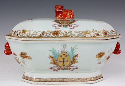 Lot 122 - AN 18TH CENTURY CHINESE CHIEN LUNG ARMORIAL...