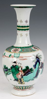 Lot 126 - A 19TH CENTURY CHINESE FAMILLE VERTE LARGE...