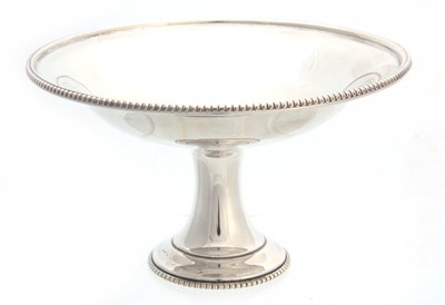 Lot 575 - A 20TH CENTURY SILVER PEDESTAL DISH -...