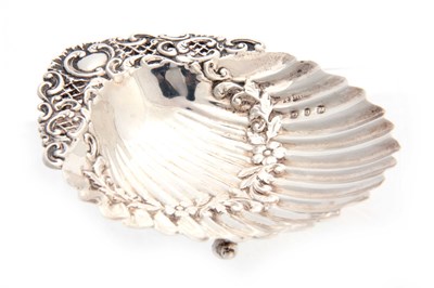 Lot 581 - A LATE 19TH CENTURY SHELL SHAPED SILVER BUTTER...