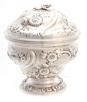 Lot 598 - A GEORGE II ROCOCO STYLE COVERED SILVER SUGAR...