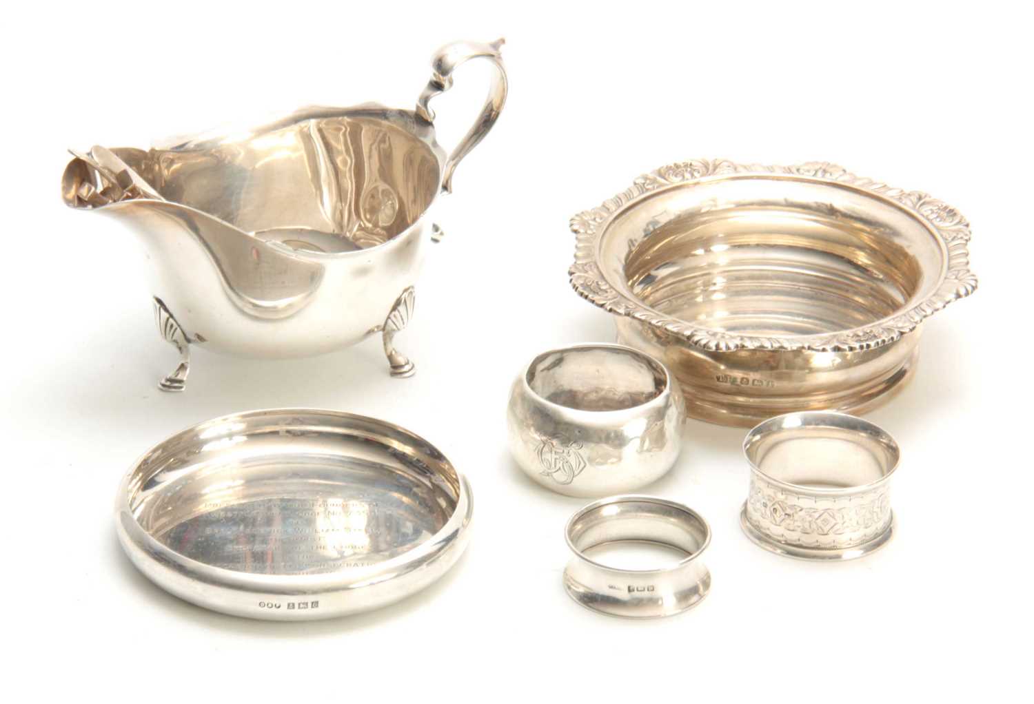 Lot 605 - A SELECTION OF SOLID SILVER ITEMS including