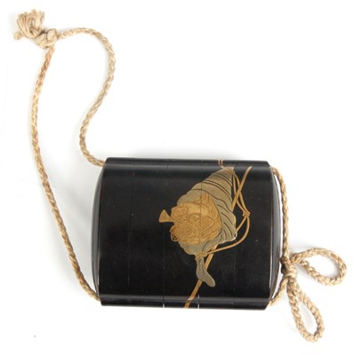 Lot 157 - A 19TH CENTURY JAPANESE BLACK AND GOLD LACQUER...