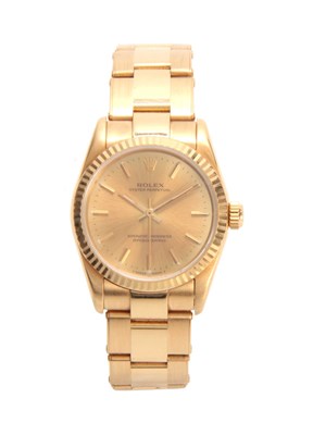 Lot 627 - A MID-SIZE 18ct YELLOW GOLD ROLEX OYSTER...