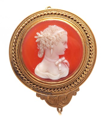 Lot 703 - A LATE 19TH CENTURY MINIATURE HARDSTONE CAMEO...