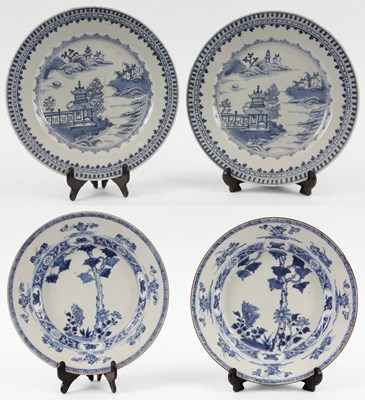 Lot 110 - A PAIR OF 18TH CENTURY CHINESE BLUE AND WHITE...