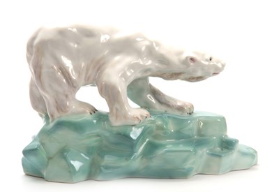 Lot 63 - A WADE PORCELAIN MODEL OF A POLAR BEAR BY...