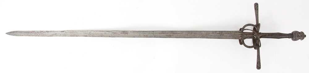 Lot 800 - A GERMAN RAPIER having wire handle with...