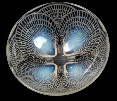 Lot 13 - RENE LALIQUE. AN EARLY 20th CENTURY OPALESCENT...