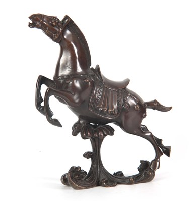 Lot 137 - AN 18th CENTURY CHINESE BRONZE SCULPTURE OF A...