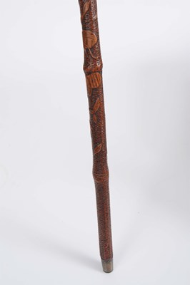 Lot 268 - A 19th CENTURY JAPANESE BAMBOO WALKING CANE...