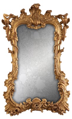 Lot 904 - A GEORGE III GILT GESSO HANGING MIRROR OF...