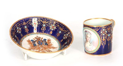 Lot 38 - A FINE 18/19TH CENTURY SEVRES GILT AND ROYAL...