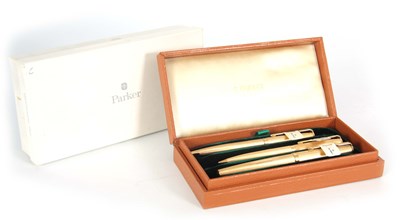 Lot 387 - A CASED SET OF 18CT GOLD PARKER PENS...