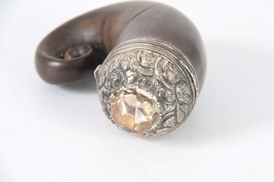 Lot 409 - A 19TH CENTURY SCOTTISH RAMS HEAD HORN SNUFF...