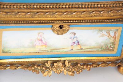 Lot 41 - A 19TH CENTURY FRENCH SEVRES STYLE PORCELAIN...