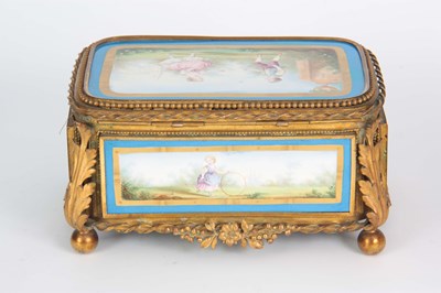 Lot 41 - A 19TH CENTURY FRENCH SEVRES STYLE PORCELAIN...