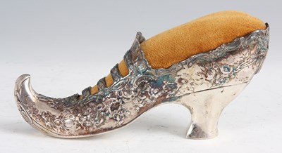 Lot 267 - A LATE 19th CENTURY CONTINENTAL SILVER SHOE...