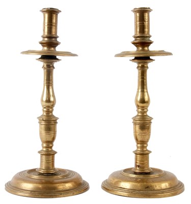 Lot 462 - A PAIR OF 18TH CONTINENTAL CAST BRASS...