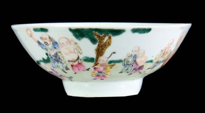 Lot 65 - AN 18TH CENTURY CHINESE FAMILLE VERTE...