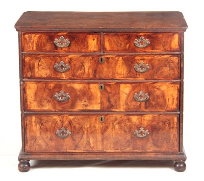 Lot 725 - AN EARLY 18TH CENTURY FIGURED WALNUT AND OAK...