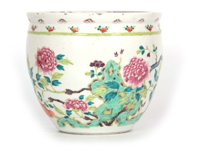 Lot 74 - AN 18th CENTURY CHINESE JARDINIERE OF BULBOUS...