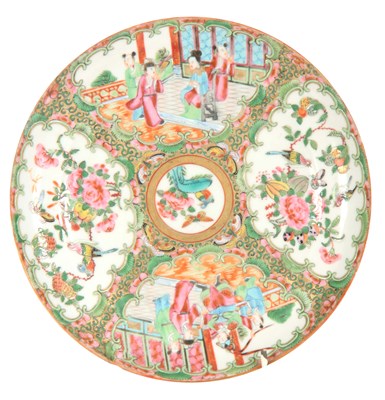 Lot 89 - A LATE 19TH CENTURY CANTONESE PLATE decorated...