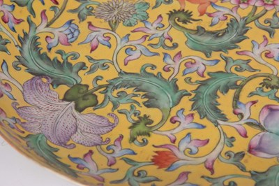 Lot 100 - A MID 18TH CENTURY CH'IEN LUNG PERIOD DISH...