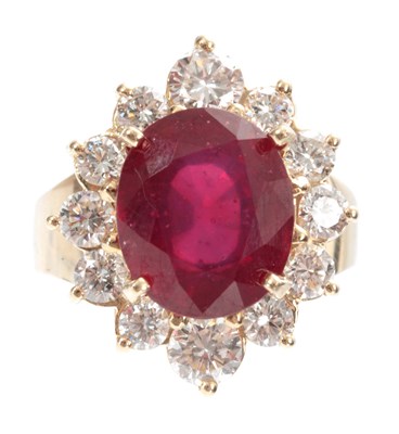 Lot 228 - A LADIES 14ct GOLD RUBY AND DIAMOND RING...