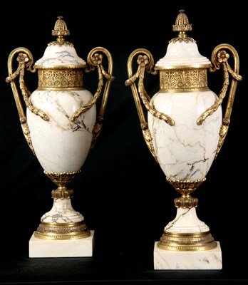 Lot 490 - AN IMPRESSIVE PAIR OF FRENCH ORMOLU MOUNTED...