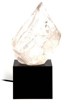 Lot 499 - AN UNUSUAL 20TH CENTURY ROCK CRYSTAL LAMP...