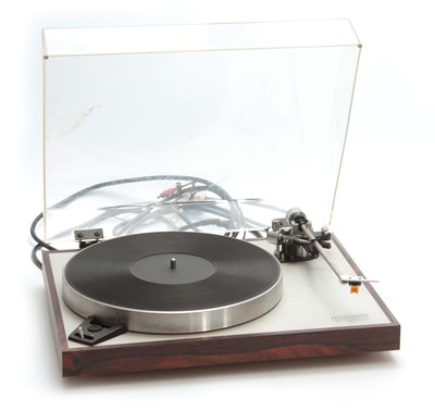 Lot 519 - A LUXMAN TURNTABLE PD264 Auto Lift-Up Direct...