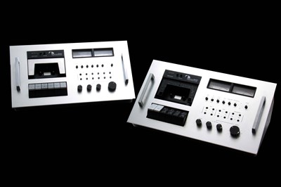 Lot 524 - A PAIR OF NAKAMICHI 600 CASSETTE CONSOLES with...