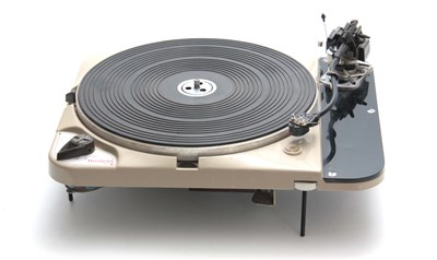 Lot 538 - A THORENS TD 124 TURNTABLE