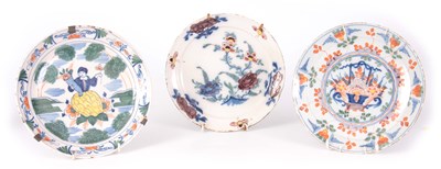 Lot 71 - THREE EARLY 18TH CENTURY DELFT PLATES...