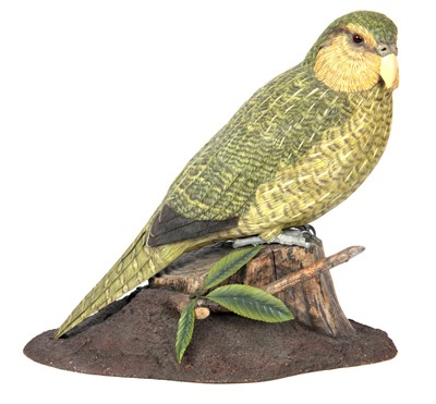 Lot 721 - MIKE WOOD A LIFESIZE CARVING OF A KAKAPO...