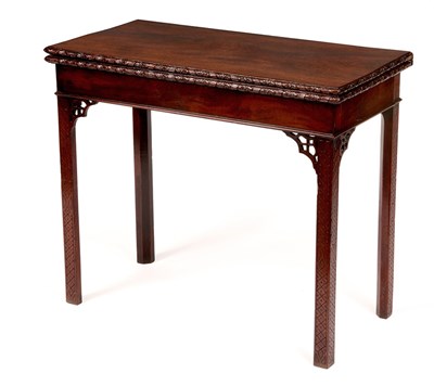 Lot 895 - A GOOD MID 18TH CENTURY FLAMED MAHOGANY...