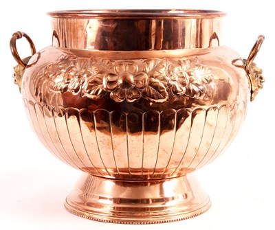 Lot 470 - A LARGE 19TH CENTURY COPPER JARDINIERE IN THE...